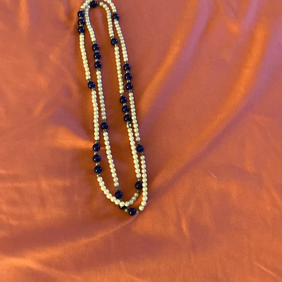 Pearl and Onyz bead Necklace - Picture 2 of 6